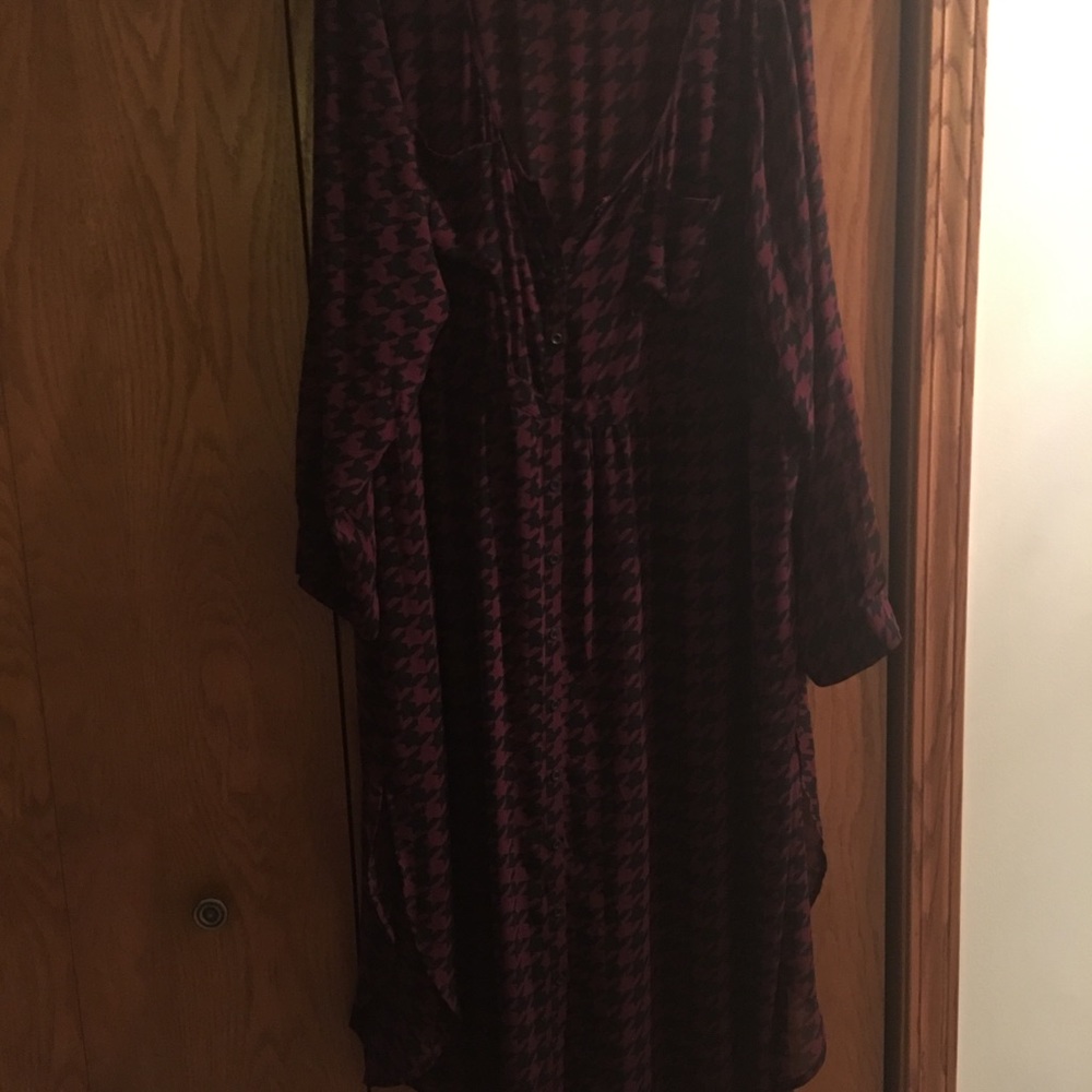 Torrid Sz 4.  Long Sheer Blouse